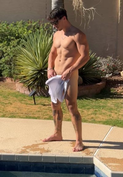 Watch Zac's leaked NSFW video on TwXstars