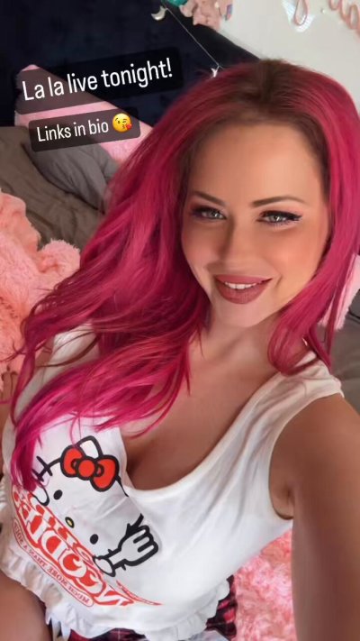 Watch Emi Addison's leaked NSFW video on TwXstars