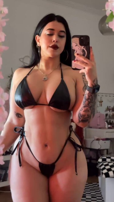 Watch Vivi ✨🖤's leaked NSFW video on TwXstars