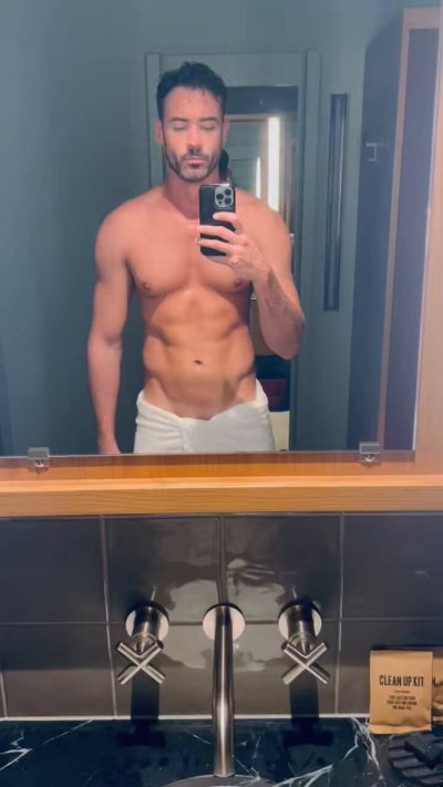Watch Holden Beau's leaked NSFW video on TwXstars