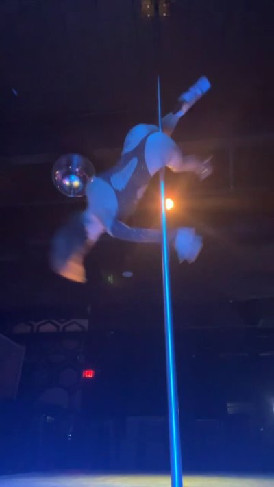 Watch Skylar🤍🤍's leaked NSFW video on TwXstars