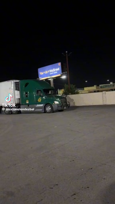 Watch WeRateDogs's leaked NSFW video on TwXstars