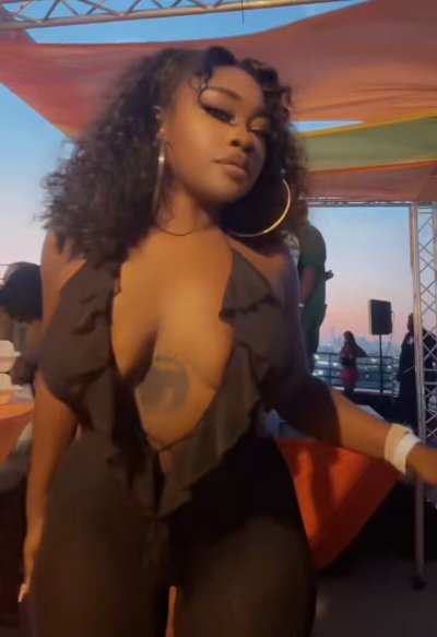 Watch One Less Lonely N*gga, MBA 👸🏽's leaked NSFW video on TwXstars