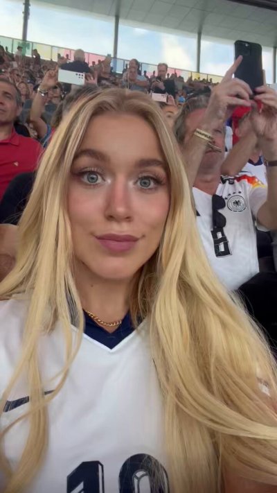 Watch Elle Brooke's leaked NSFW video on TwXstars