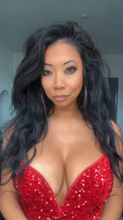 Watch ChrissieWunna's leaked NSFW video on TwXstars