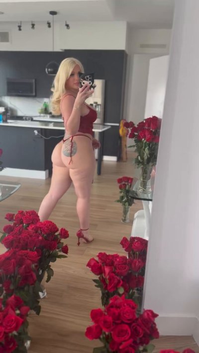 Watch Becky Crocker's leaked NSFW video on TwXstars