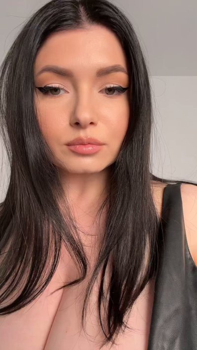 Watch BustyEma_ official's leaked NSFW video on TwXstars