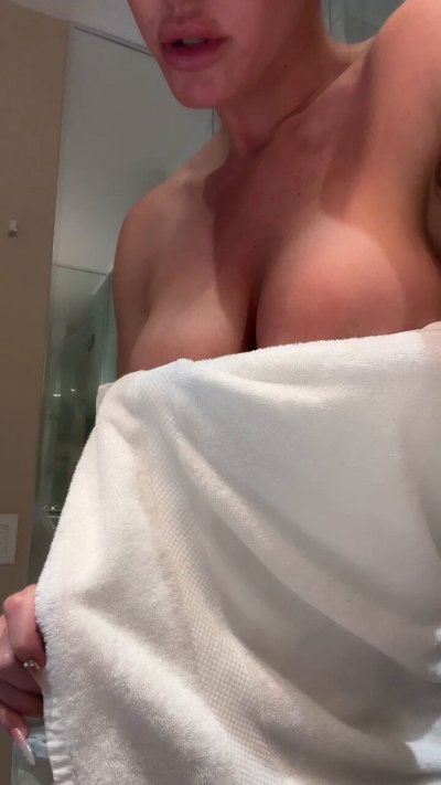 Watch Jennifer White's leaked NSFW video on TwXstars