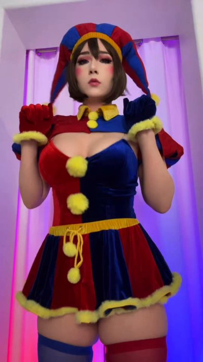 Watch Miss Kem 💖's leaked NSFW video on TwXstars