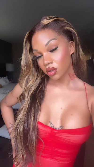 Watch kyliedadoll's leaked NSFW video on TwXstars
