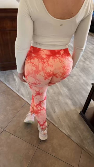 Watch TaraGenx's leaked NSFW video on TwXstars