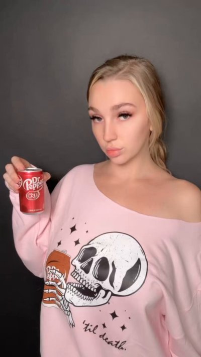 Watch Kendra Sunderland's leaked NSFW video on TwXstars