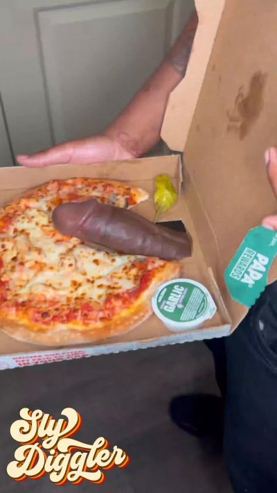 Watch Sly Diggler's leaked NSFW video on TwXstars