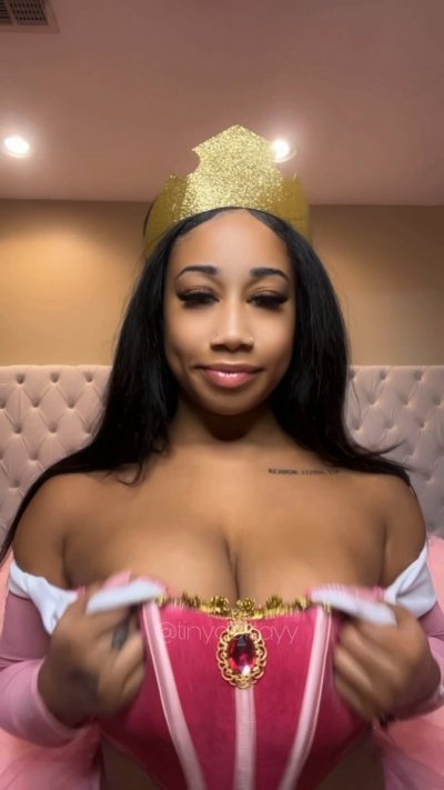Watch Tinydoll Tasia ♡'s leaked NSFW video on TwXstars