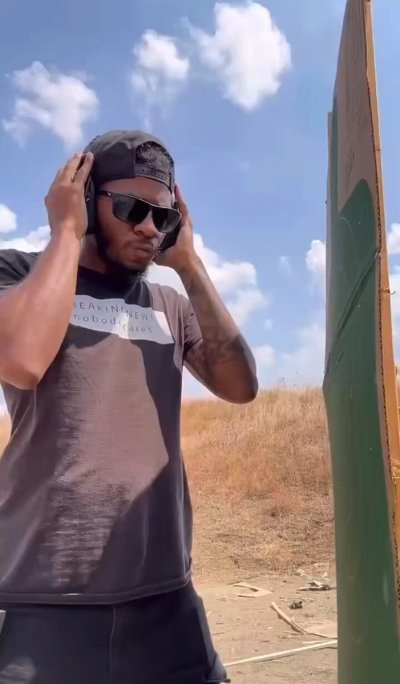 Watch a girl with no face ⚡️'s leaked NSFW video on TwXstars