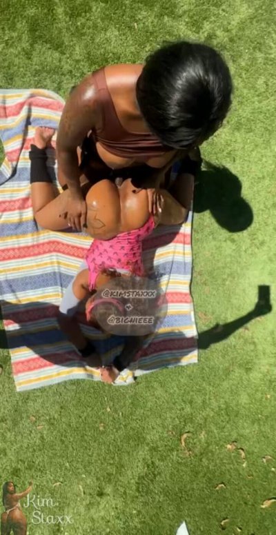 Watch Kimstaxxx 💋👅💦's leaked NSFW video on TwXstars