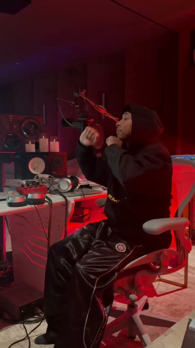 Watch T-Raww's leaked NSFW video on TwXstars