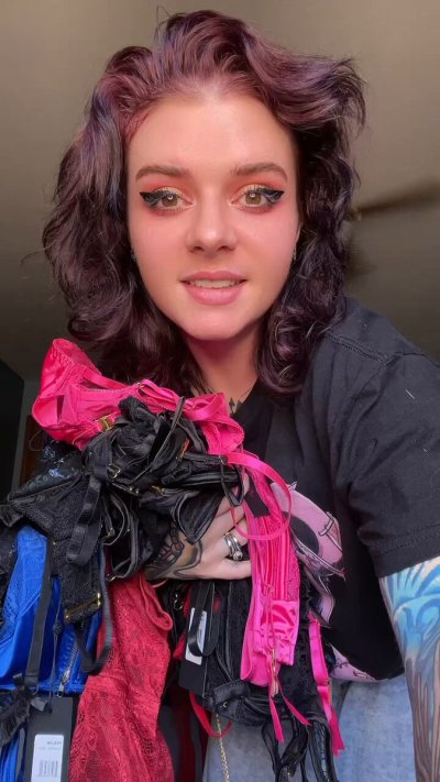 Watch Ms Red 🎂's leaked NSFW video on TwXstars