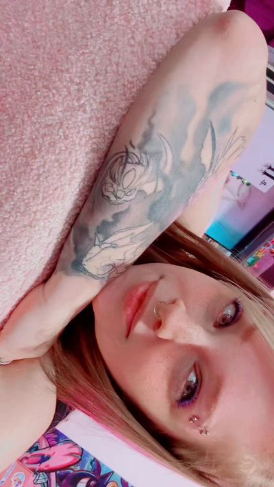 Watch mewbini's leaked NSFW video on TwXstars