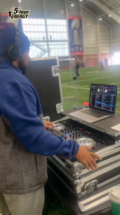 Watch Young Degree's leaked NSFW video on TwXstars