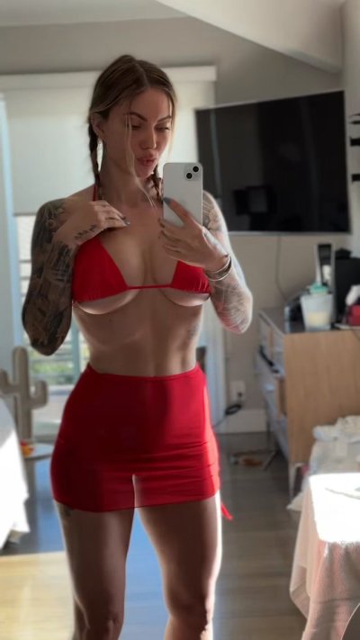 Watch Viking Barbie's leaked NSFW video on TwXstars