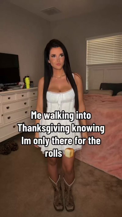 Watch Lucklessholly's leaked NSFW video on TwXstars