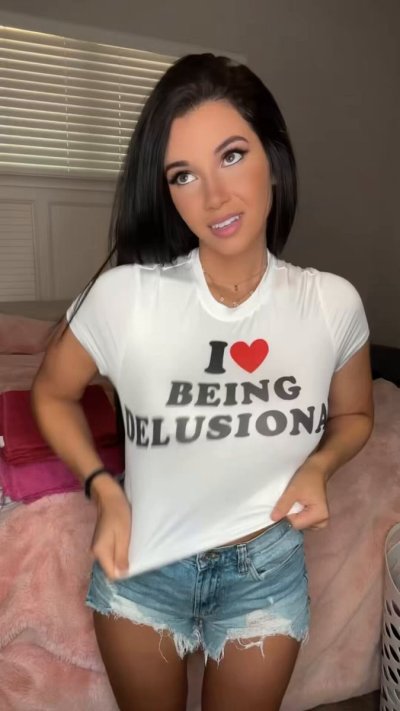 Watch Lucklessholly's leaked NSFW video on TwXstars
