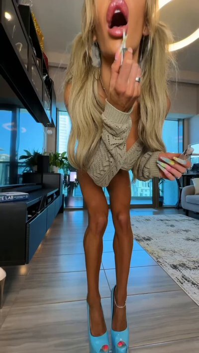 Watch Autumn Blair 's leaked NSFW video on TwXstars