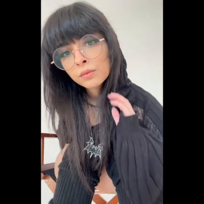 Watch Bee's leaked NSFW video on TwXstars