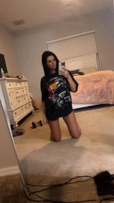 Watch Lucklessholly's leaked NSFW video on TwXstars