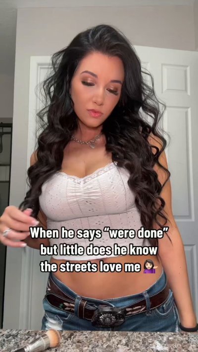 Watch Lucklessholly's leaked NSFW video on TwXstars