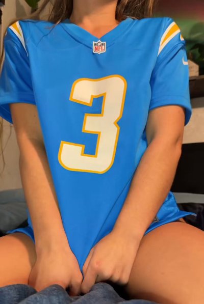 Watch a girl with no face ⚡️'s leaked NSFW video on TwXstars