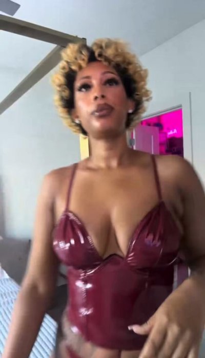 Watch Lady Luscious's leaked NSFW video on TwXstars