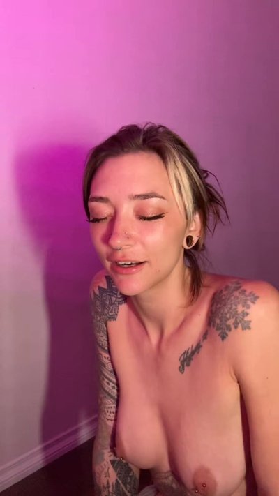 Watch therealslimcadi's leaked NSFW video on TwXstars