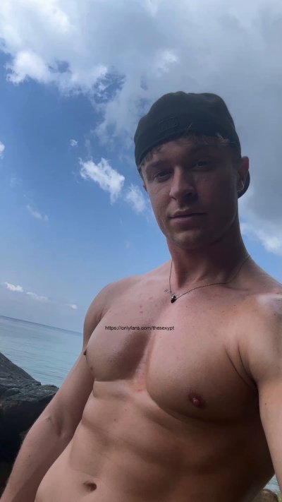 Watch novinhofr21's leaked NSFW video on TwXstars