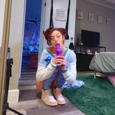 Watch DaisyLove's leaked NSFW video on TwXstars