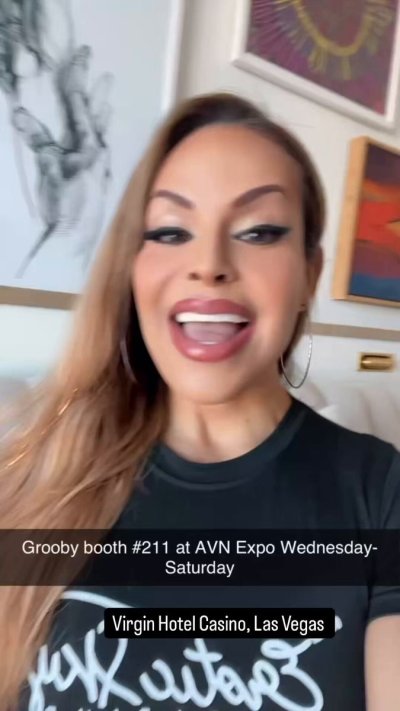 Watch TS Foxxy's leaked NSFW video on TwXstars