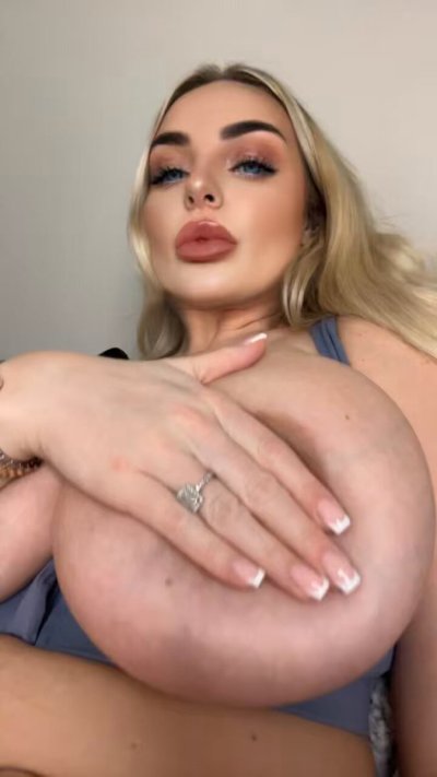 Watch BIG TIT BLONDE👑's leaked NSFW video on TwXstars