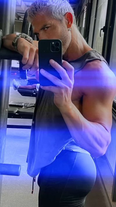 Watch D.O. 🇦🇷🇺🇸🇪🇸🇬🇧's leaked NSFW video on TwXstars