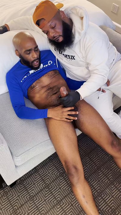 Watch PleasureUU.com's leaked NSFW video on TwXstars