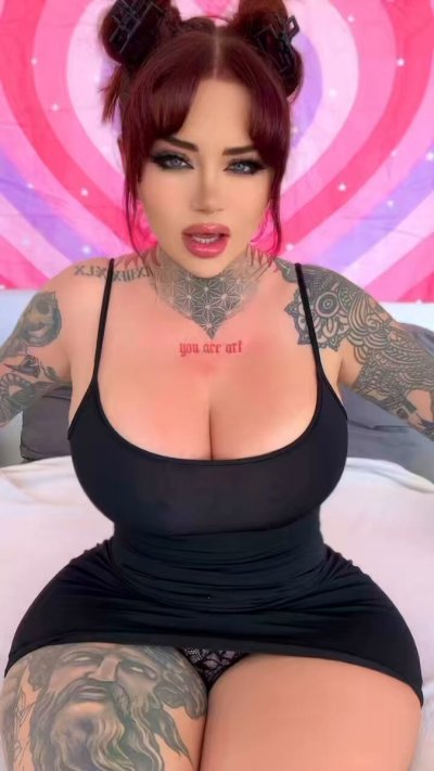 Watch Charlie E ♡'s leaked NSFW video on TwXstars