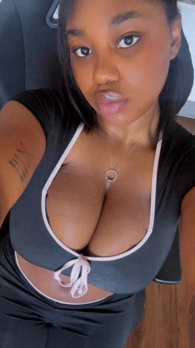 Watch skie 🩷's leaked NSFW video on TwXstars