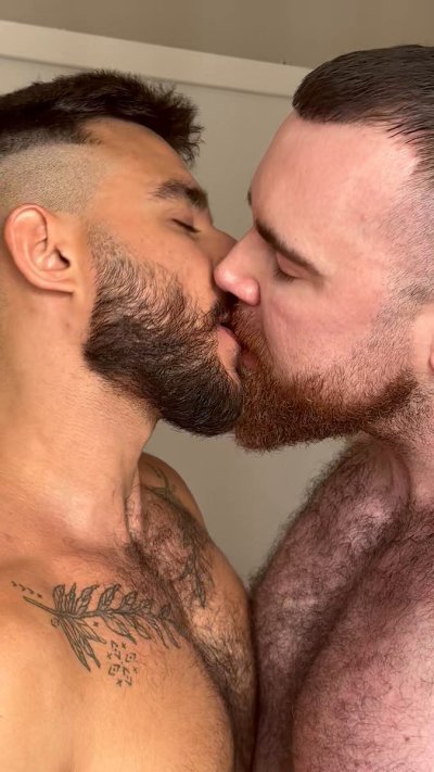 Watch PJ Knox's leaked NSFW video on TwXstars