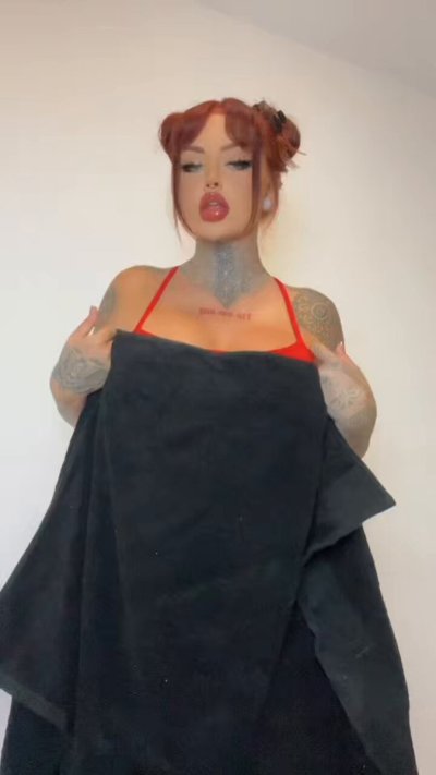 Watch Charlie E ♡'s leaked NSFW video on TwXstars