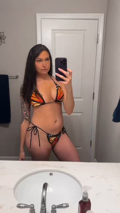 Watch Riley Jade's leaked NSFW video on TwXstars