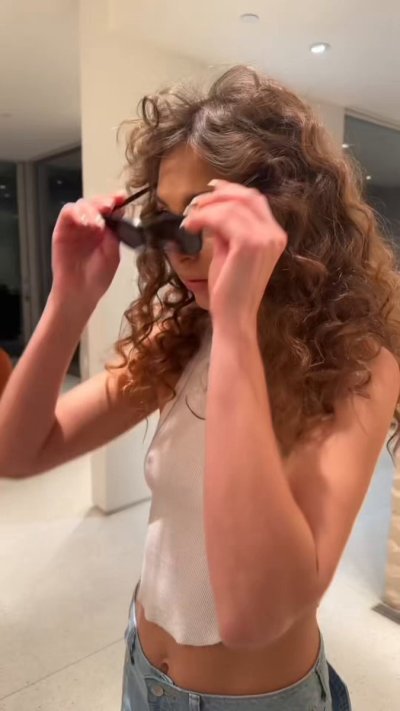 Watch Riley Reid's leaked NSFW video on TwXstars