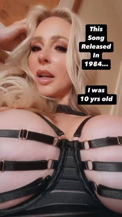 Watch TaraGenx's leaked NSFW video on TwXstars