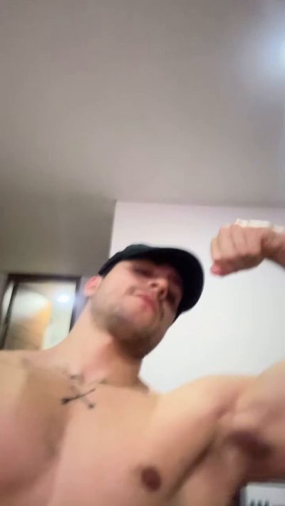 Watch Spartacozz's leaked NSFW video on TwXstars