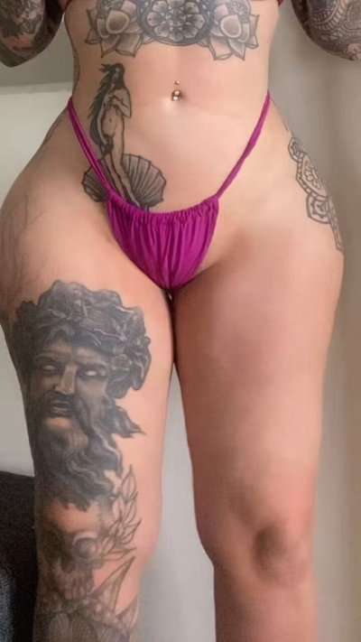 Watch Charlie E ♡'s leaked NSFW video on TwXstars