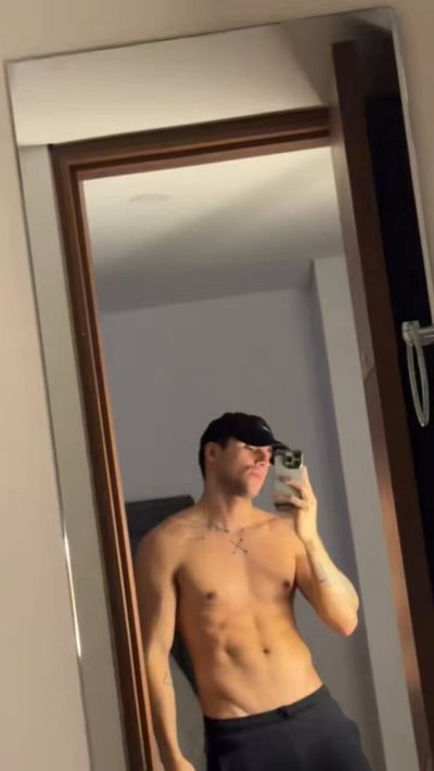 Watch Spartacozz's leaked NSFW video on TwXstars